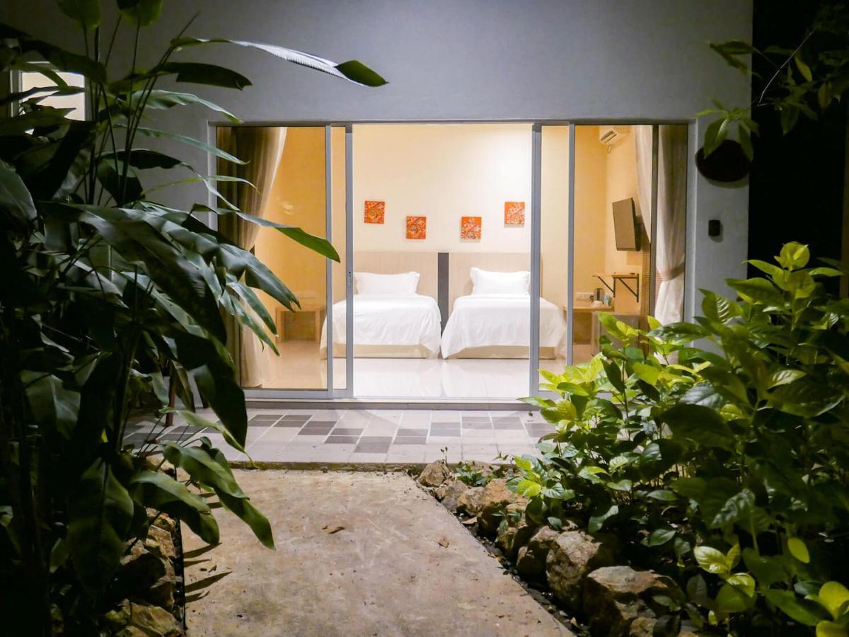 The Firefly Resort Semporna Esterno foto